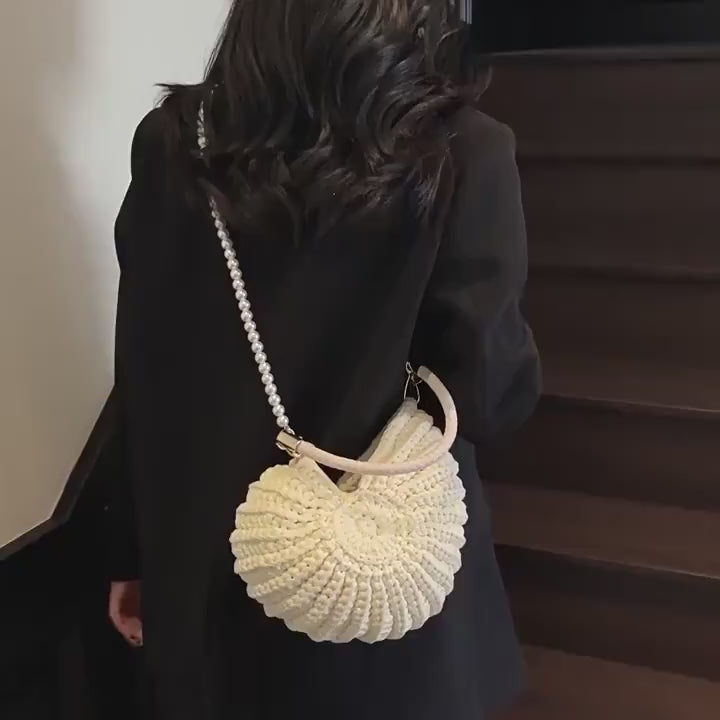 Beige Handwoven Shell Bag Chain Strap Casual Summer Travel Beach Tote Bag